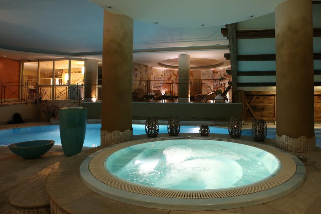 Alpen Suite Hotel Madonna di Campiglio Exterior photo