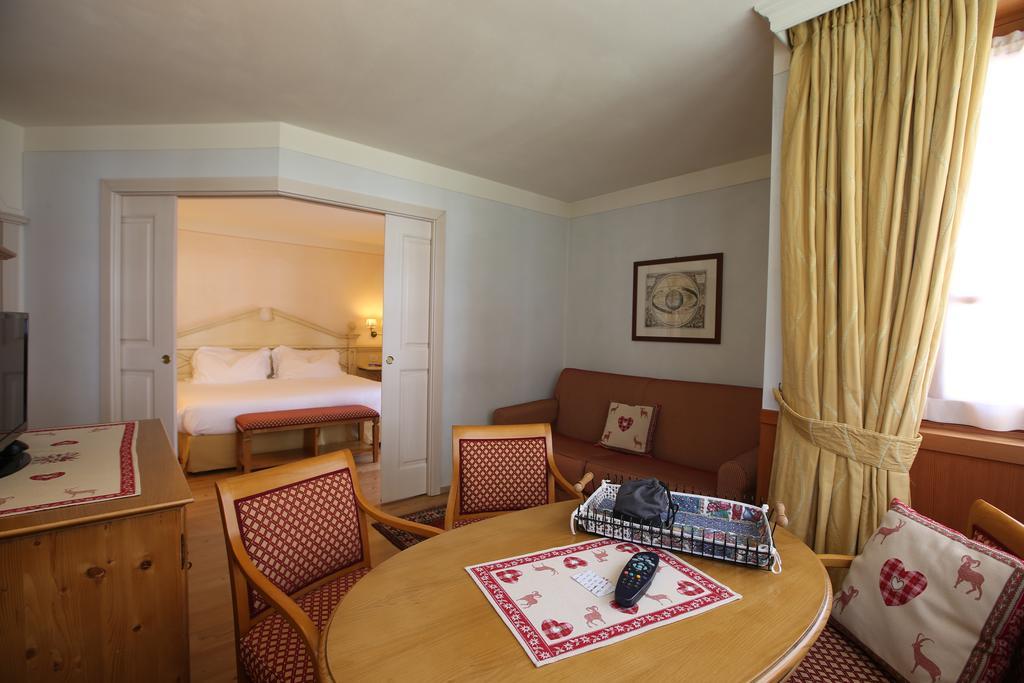 Alpen Suite Hotel Madonna di Campiglio Exterior photo