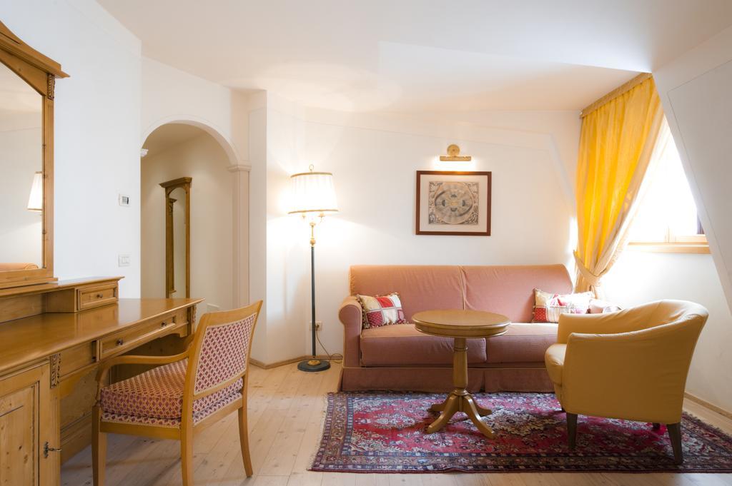 Alpen Suite Hotel Madonna di Campiglio Exterior photo