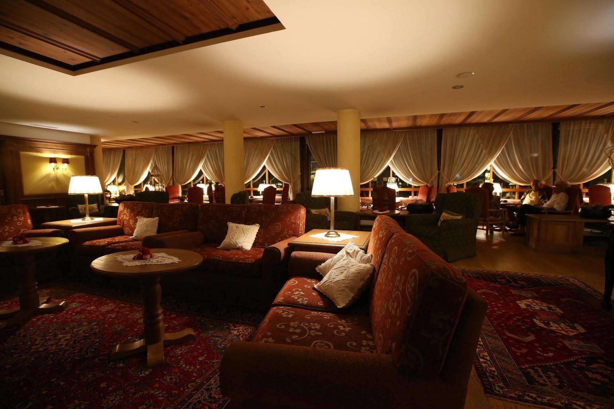 Alpen Suite Hotel Madonna di Campiglio Exterior photo