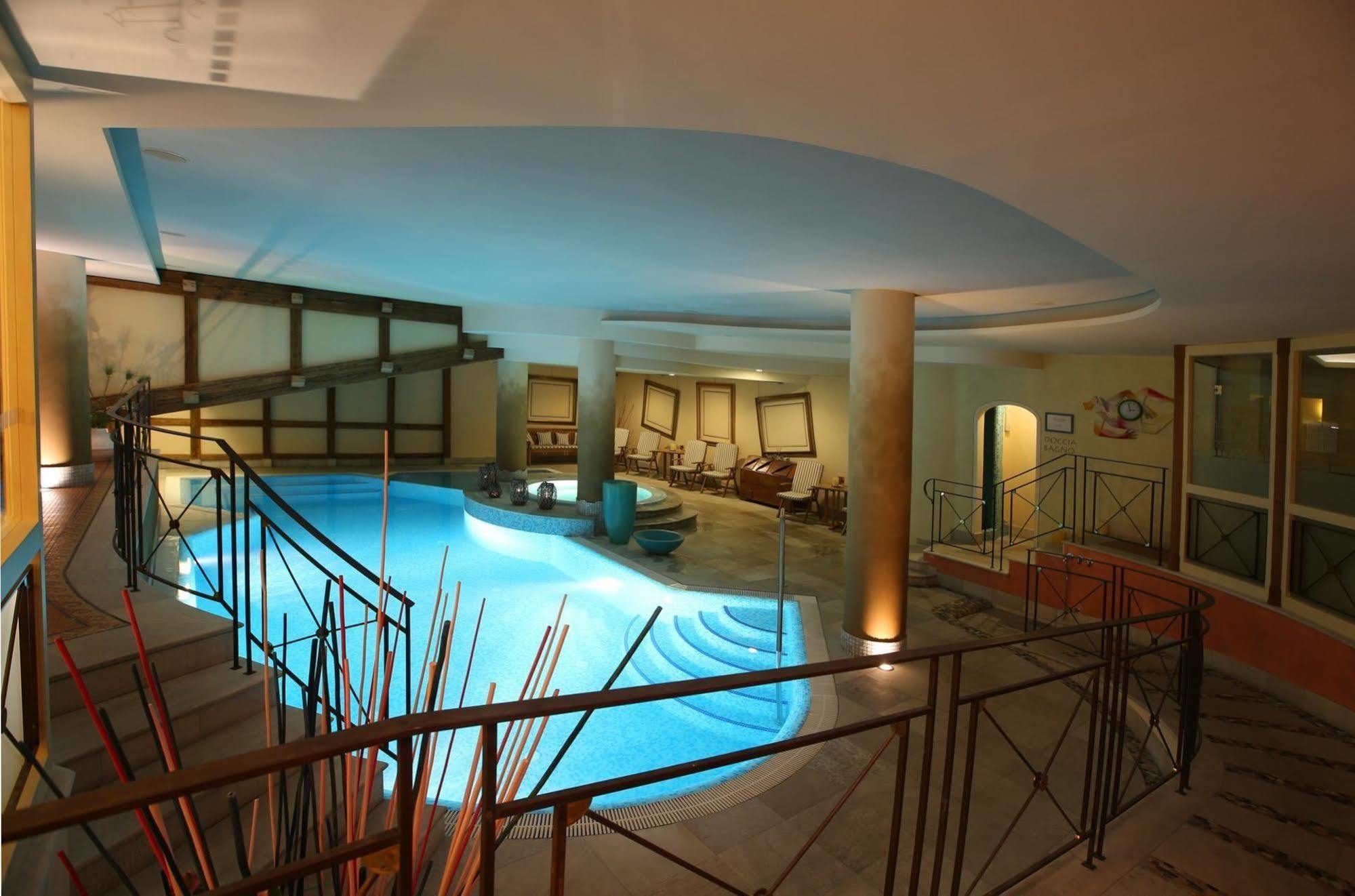 Alpen Suite Hotel Madonna di Campiglio Exterior photo