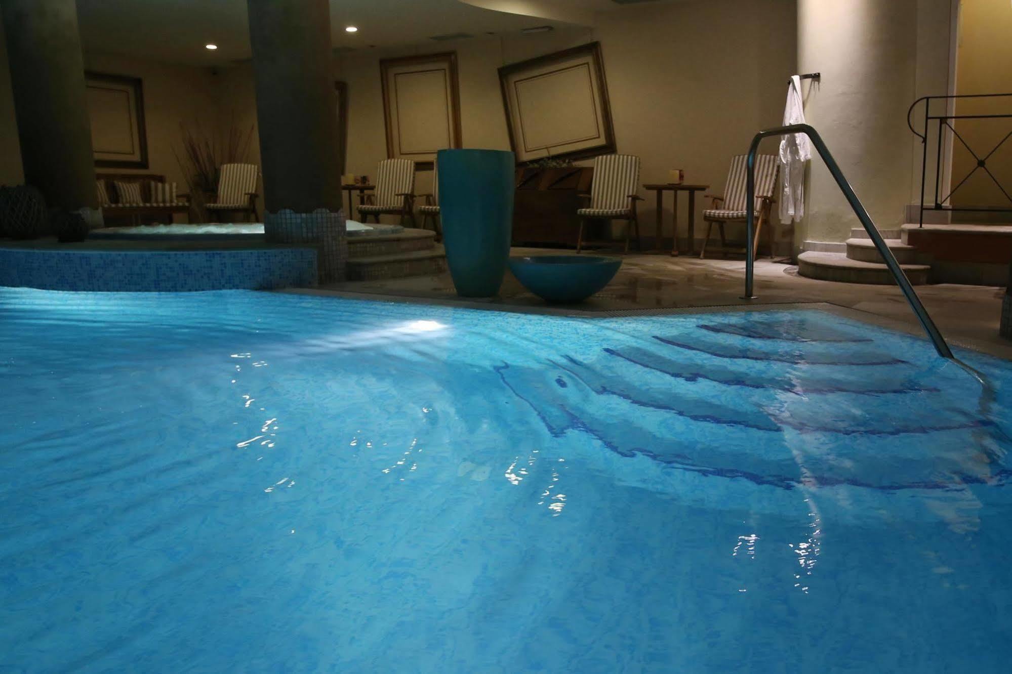 Alpen Suite Hotel Madonna di Campiglio Exterior photo