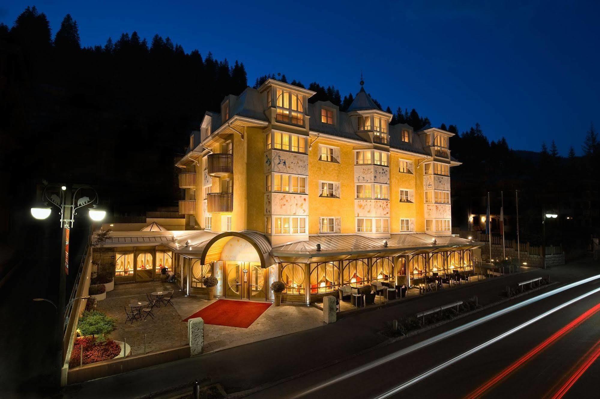 Alpen Suite Hotel Madonna di Campiglio Exterior photo